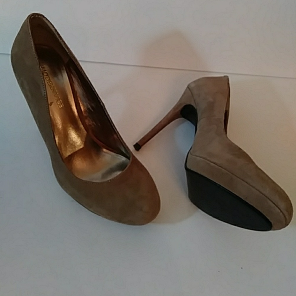 Modern Vice beige suede heels-sz 10